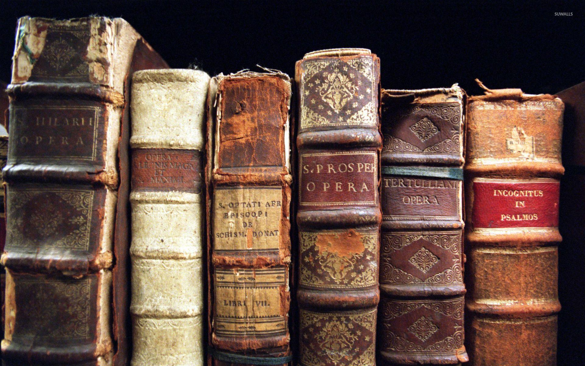 4 livros antigos que ninguém conseguiu ler - Escola de Lucifer