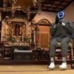 Batizado de “Buddharoid”, o sistema foi treinado em escrituras tradicionais e pode manter conversas com fiéis, além de realizar gestos associados a práticas religiosas. (NHK/Reprodução)